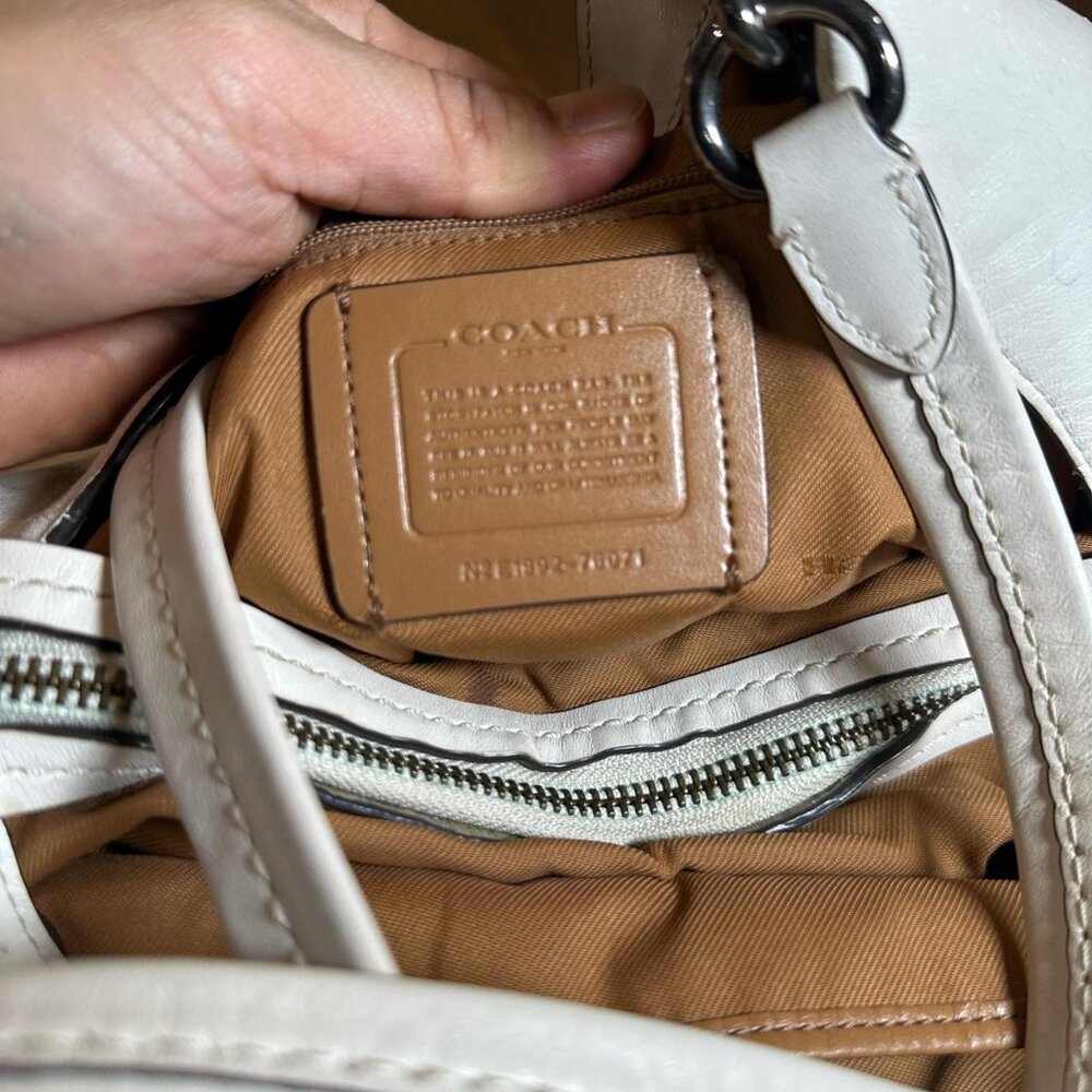Stunning COACH EDIE Enbossed and Rivets Shoulder Bag - Picture 6 of 8